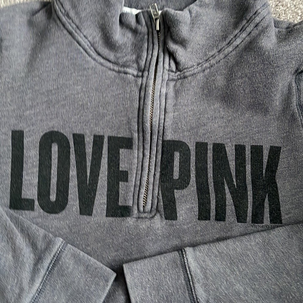 Woman’s sweatshirt - Picture 2 of 3